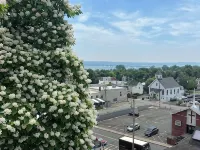 Ideal Location 1block to Main St. Restaurants , Bars,Hudson River, Bus/ Train Hotels in Nyack