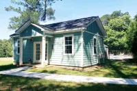 High Meadows Cottage on 16 Acres property, No Pet Fee - Homestays