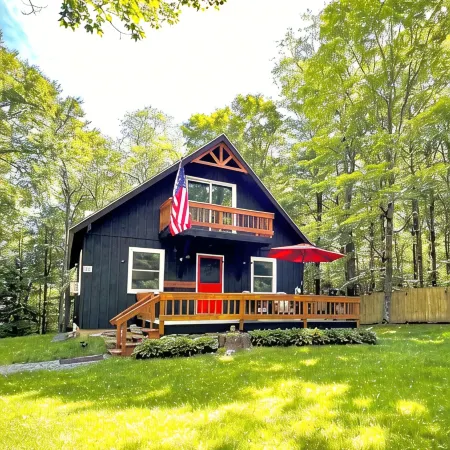 Comfy chalet near town, lake, skiing and hiking