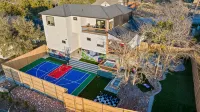 *Basketball,Pickleball, Hot Tub & Space Vibes. Aliens Await!