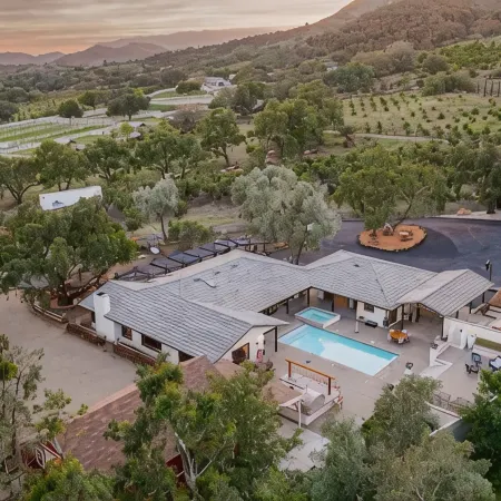Pampas Farm,  Private Pool + Vineyard + Farm Animals, Sleeps 16, Wine Country