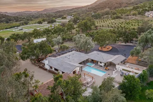Pampas Farm,  Private Pool + Vineyard + Farm Animals, Sleeps 16, Wine Country -  Ferienhäuser