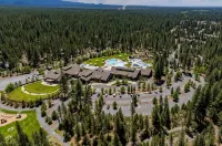 Recently Remodeled Golf Course Condo w/ A/C, SHARC Passes, Bikes & Pet Friendly - 4 Sao