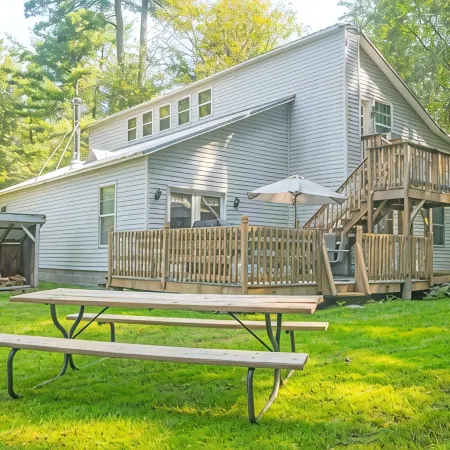 Charming 4-bedroom house with WiFi, AC in brilliant Williamsport
