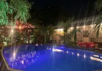 Amazing Palm Beach RETRO Hot Tub Pool Arcade Tropical Home -  Apartamentos vacacionales