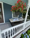 The Secret Mermaid in downtown Mystic! Beautiful & just remodeled! - 3-Star