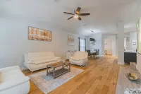 New Pool & Spa + Pergola & BBQ Modern 1 Story Home - プライペートプール