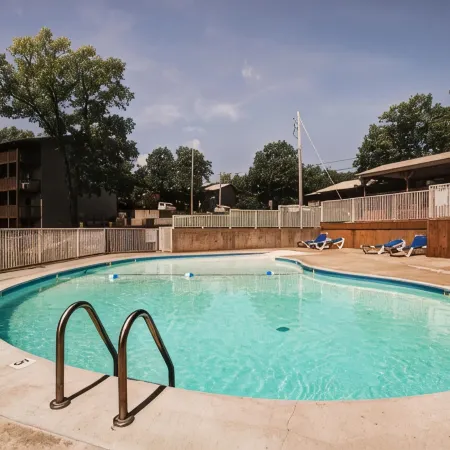 Trails End Cabin- 10 Min- Silver Dollar City; 15 Min- Branson; New Tiled Showers