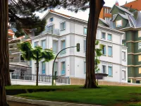 Suite Home Pinares Hotels near Magdalena Palace