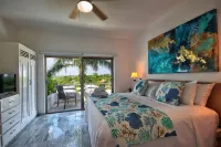Oceanfront Luxury Townhome Condo Wifi 3 Smart TV'S Pool & Spa