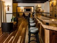 Malachite Manor - bar