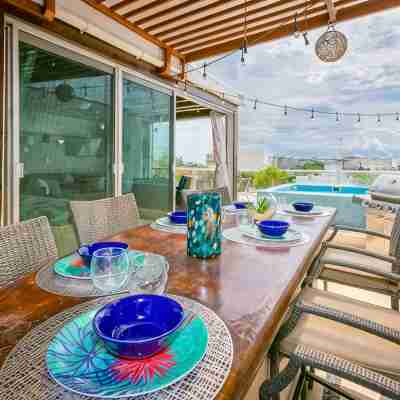 Huge Luxury Penthouse in the Heart of Playa - Oasis Chloe Dining/Meeting Rooms