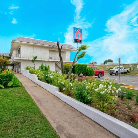 Motel 6 Austin, TX - North