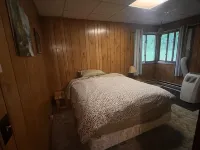 Sweet Retreat Cabin on Crane Lake with onsite parking and Air Conditioned! Hotele w: Crane Lake Township