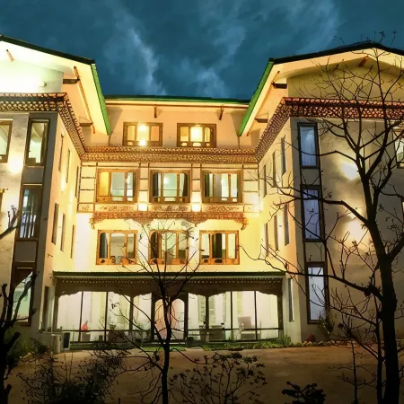 Tsherim Resort