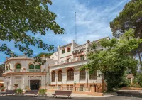Balneario de Cofrentes Hotels in 