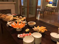 Albourne Guesthouse Hotels near Koop Sentrum