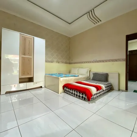Homey Guesthouse Near SBY Zoo Syariah Hôtels à : Wonokromo