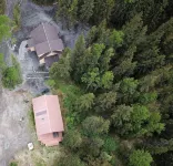 Upper Paradise Log Cabin - Nightly Rental in the Woods - WiFi