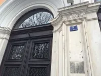 House 5