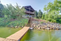 Great family retreat!  Lakefront property with dock. Best views! Near Dollywood - 4-Star