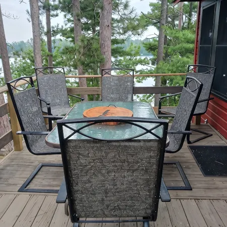 Peaceful 2-bedroom cabin in Elcho on Lower Post Lake.