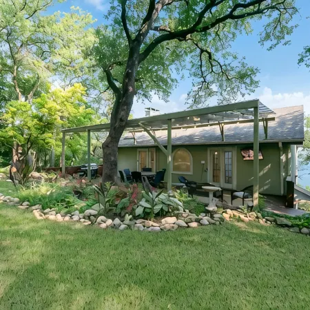 Belton Lake View•Remodeled Mid-Century Home•Pet-Friendly•Sleeps 6•Garage Parking