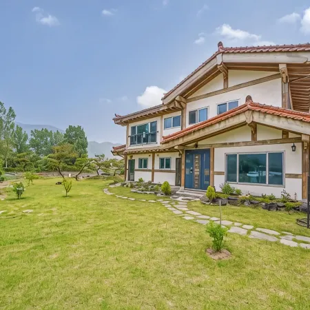 Hanwool Pension in Gyeongju Отели рядом с достопримечательностью «Храм Синсонса»
