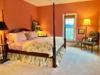 Step Inside a Magazine! Upscale Farmhouse on 3 acres. Hot Tub,Bocce Ball,Gardens