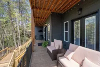 Helen TreeTop Lodge:  Rustic Luxury/Breathtaking Views/Ultimate Amenities