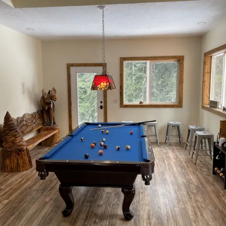 River Run Lodge - Your Tranquil Retreat 20 minutes from Glacier National Park