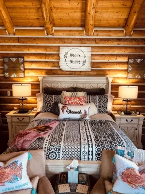Private Riverfront Hygge Cabin