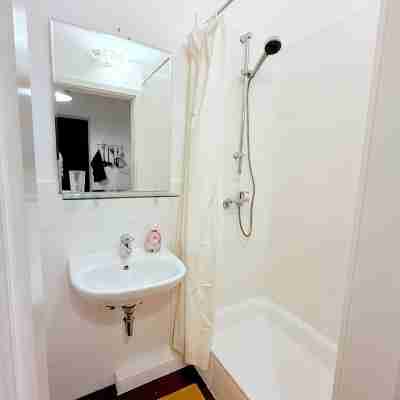 Beautiful apartment in the trendy Ottensen district near the S-Bahn Rooms