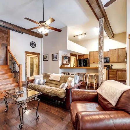 Private Unit Downtown Next to GSM Railroad & Polar Express