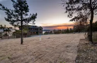Greers Ferry Lake 4-bedroom house sleeps 12- Breathtaking  SUNSETS -Golf Course - 4-Star