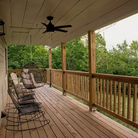 Charming 3-bedroom cabin with a view, AC/wifi located near Mountain View