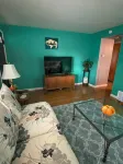 Enchanting 3 bedroom cape home with WiFi in Buffalo - Homestays