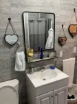 Cozy Hot Tub Cottage! - 4성급