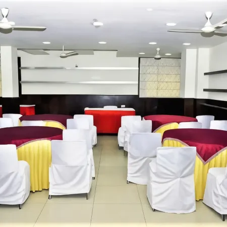 Hotel Mandakini Plaza , Kanpur