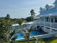7Br7BA, Pool, 2 Boat Slips, Steps to Tahiti Beach, Sleeps 18, +Cabana Adds 2