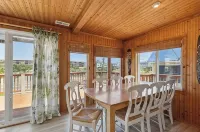 Tiki Tides OBX 4-Bedroom Beach Box in Kill Devil Hills, Steps from the Beach! - 4 星級