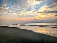 3-Min Walk to Beach! Quiet Coastal Style End Unit w/Renovated Pool & Tennis, - 4성급
