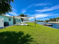 Fully Renovated, Direct Gulf Access w private doc just for you! Hotels in Hernando Beach