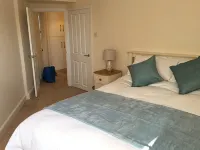 Town Centre Apartment Perfect Location with on-Street Parking Hotel di 