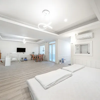 Yeongcheon Sigoro Kids Poolvilla Отели рядом с достопримечательностью «Храм Пхагеса»