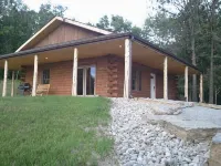 Secluded Rental Cabin on Southern Illinois Wine Trail, Private Hot Tub - Feriehus