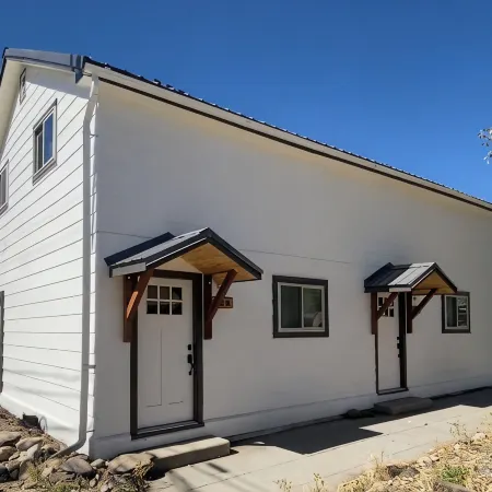 Main Street Retreat-Upstairs-Pet Friendly-Large Deck! STR# 262