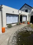 Henderson House and Frog Pond - Balkon