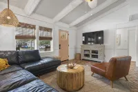 3Br w/Private Heated Pool! Close to the Beach! Coastal Pool Retreat - Boutique