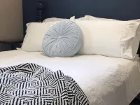 Cozy “Home Away From Home” 1 Bedroom basement Suite w Full Bathroom & laundry - Homestays